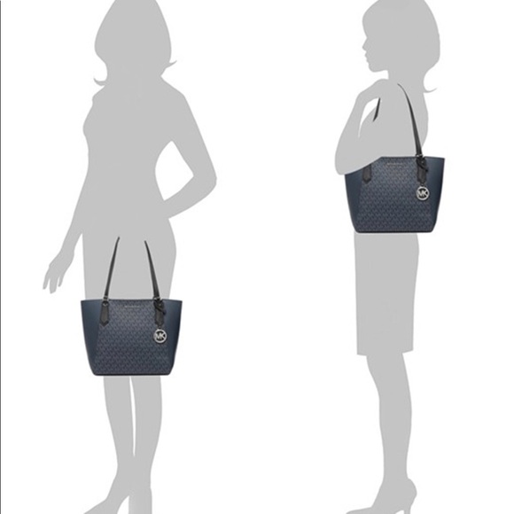 Michael Kors blue Bag
35F9SKFT5V - Picture 2 of 6